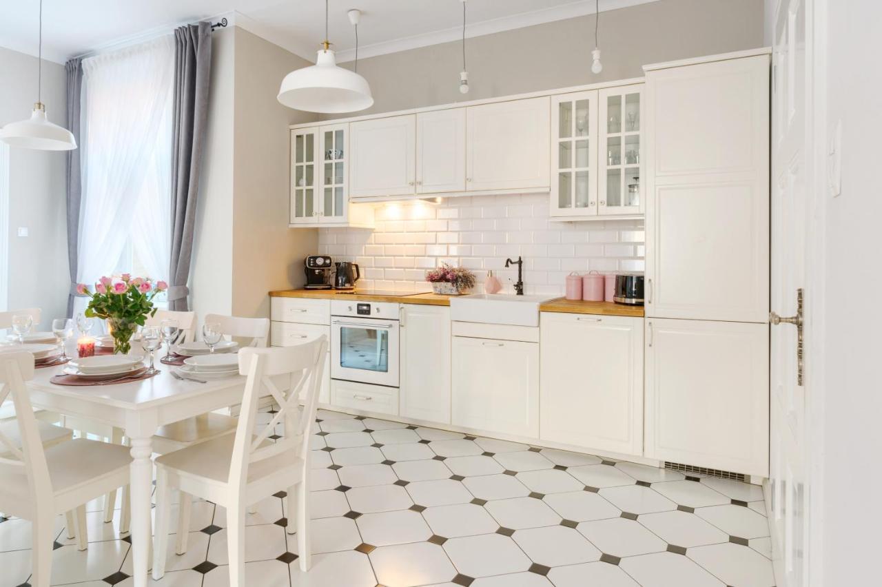 Apartament Nowe Miasto - Przy Parku Roz กอร์ซุฟเวียลคอปอลสกี ภายนอก รูปภาพ